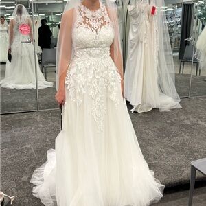 BRAND NEW WITH TAGS wedding dress!!